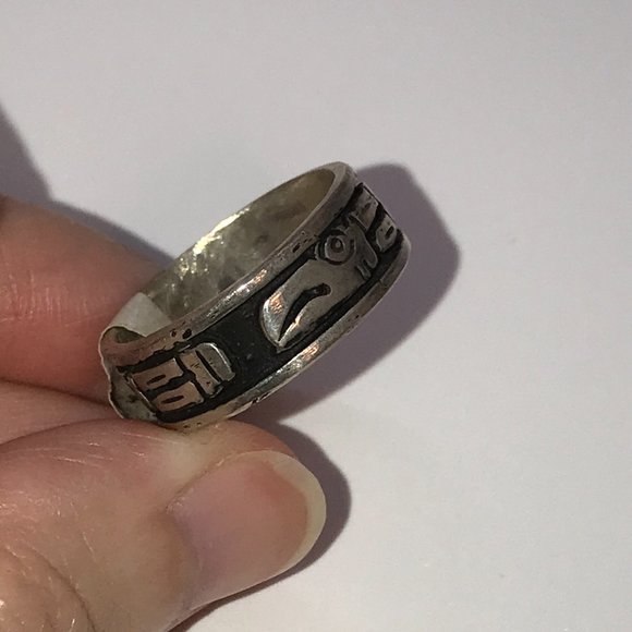 Sterling Silver Tribal Toucan Ring, Size 8 1/2 - Picture 4 of 7